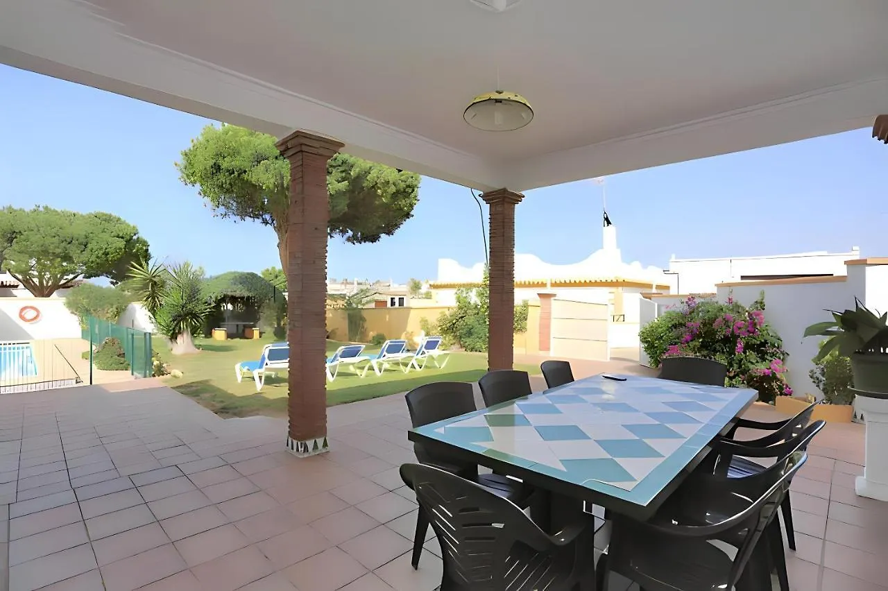Holiday home Chalet Con Piscina Privada Y Barbacoa Solo Familias Conil De La Frontera