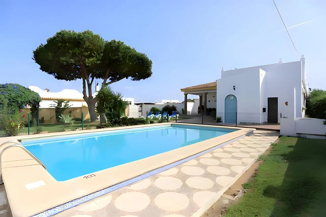 Holiday home Chalet Con Piscina Privada Y Barbacoa Solo Familias Conil De La Frontera